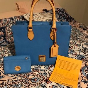 Dooney & Bourke Handbag set